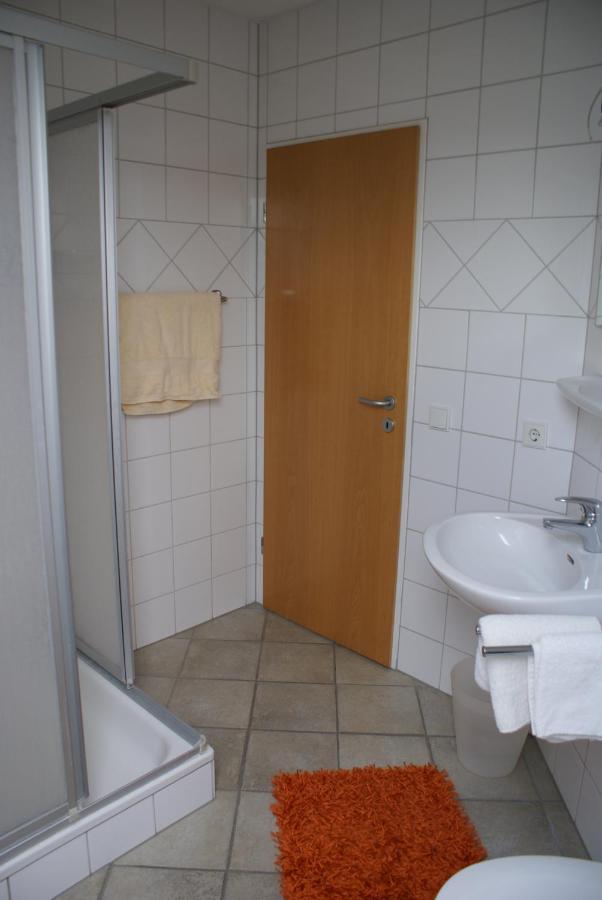 Zimmer Mit Gartenblick Cologne Extérieur photo